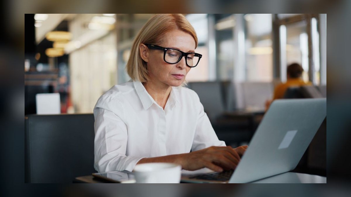 How do you coach a rep to personalize emails without spending all day — figure 9