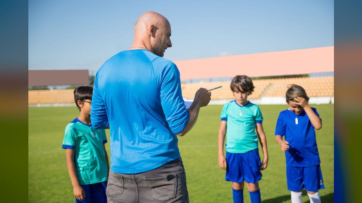 How do you coach reps to set next steps at the end of a demo — figure 2