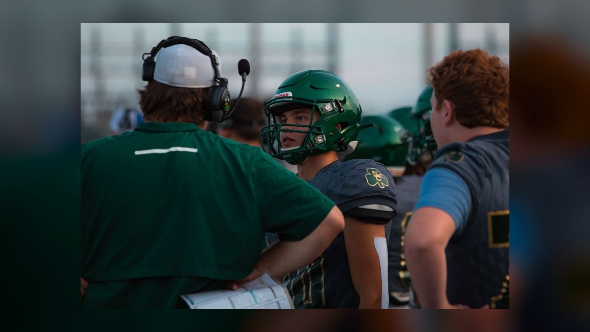 How do you coach a rep to handle a competitor comparison objection — figure 8