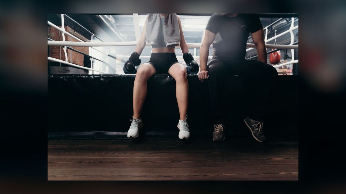 How do you coach a rep on a stalled six-figure deal — figure 6