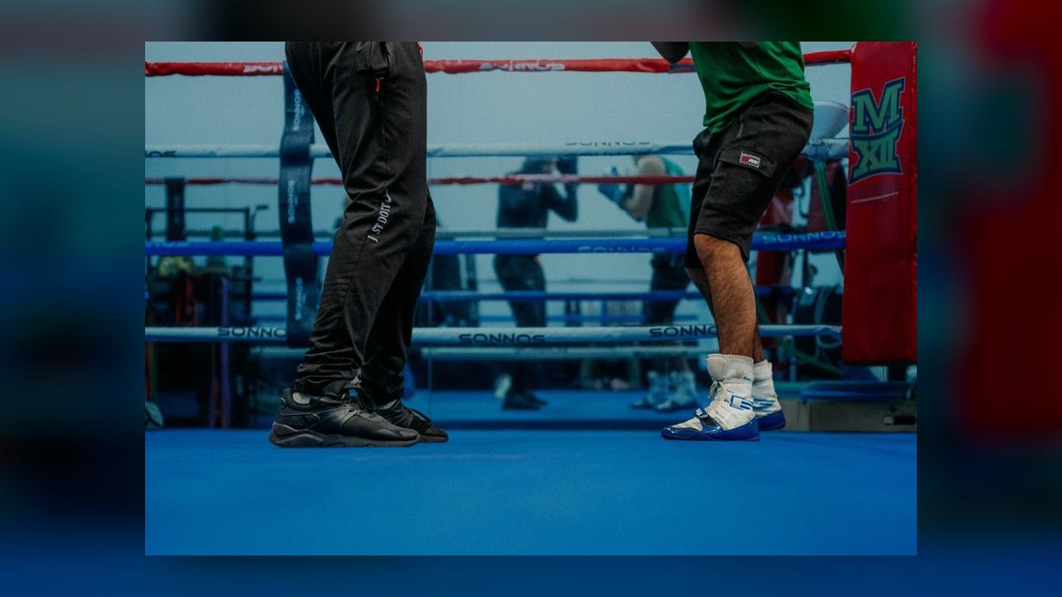 How do you coach a rep on a stalled six-figure deal — figure 9