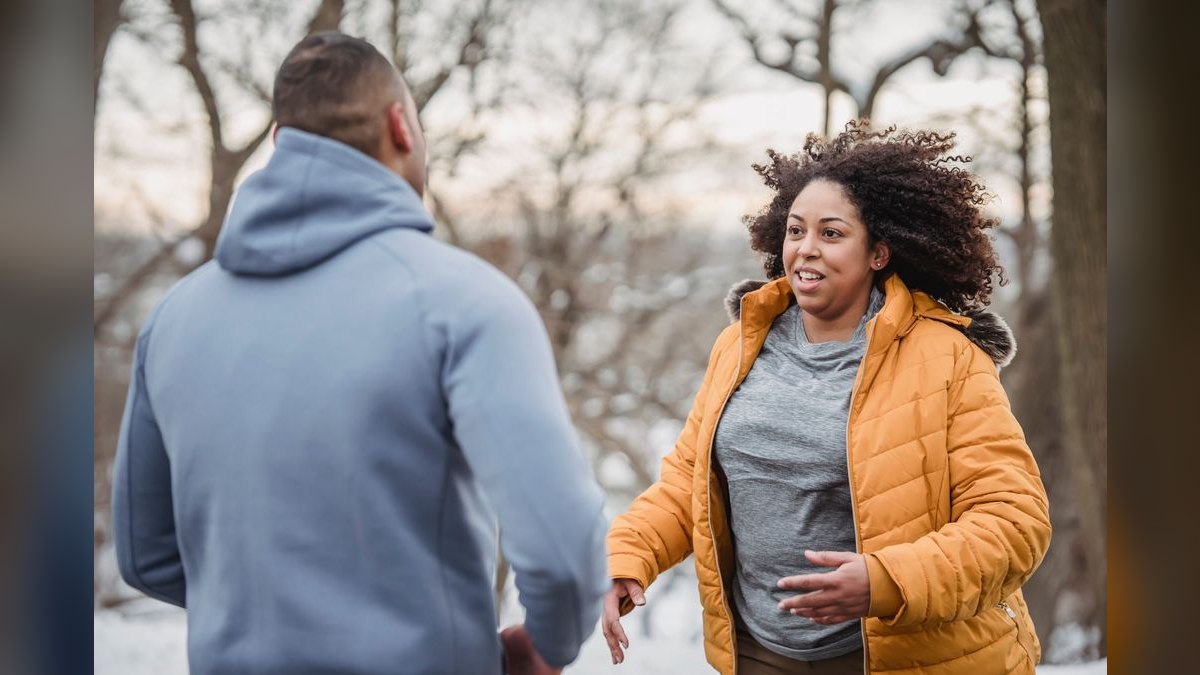 How do you coach a rep to re-engage a ghosting prospect — figure 1