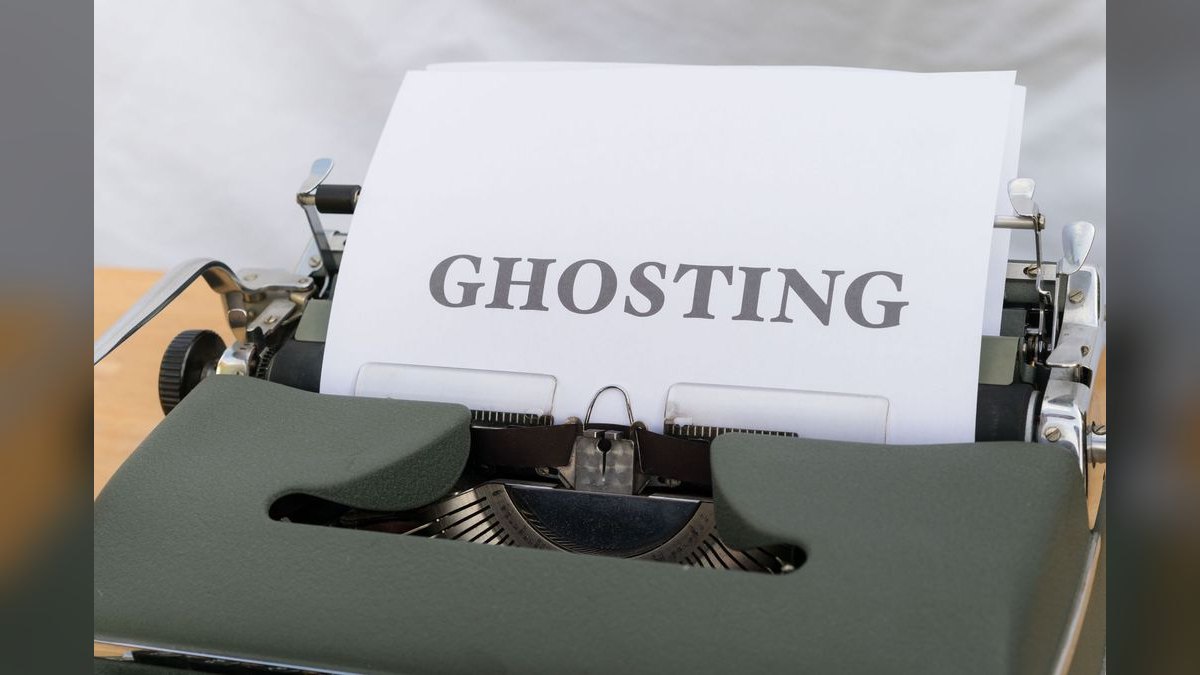 How do you coach a rep to re-engage a ghosting prospect — figure 3