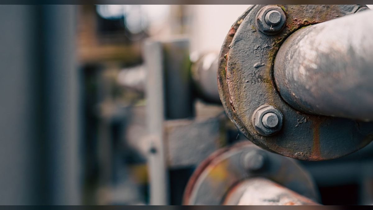 How do you run a pipeline review that isn't just status updates — figure 1