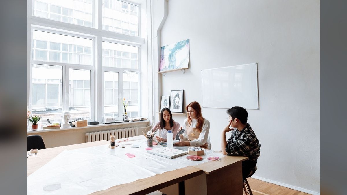 How do you coach reps to keep their CRM clean and current — figure 1