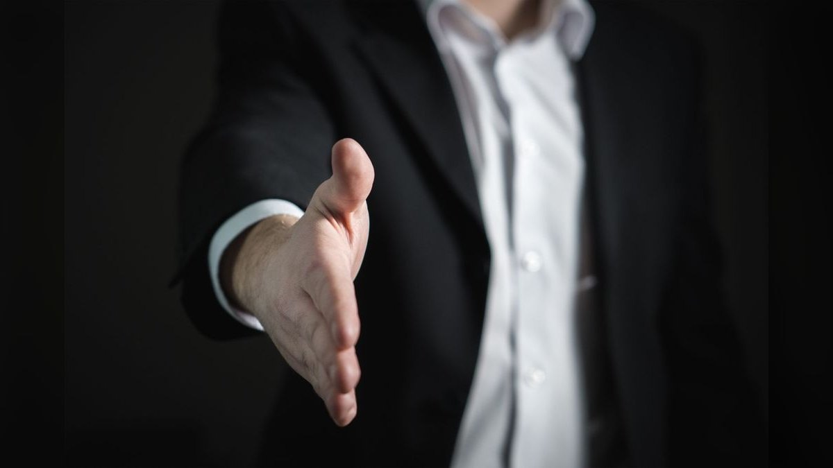 How do you run a sales 1:1 that's coaching, not a status update — figure 5