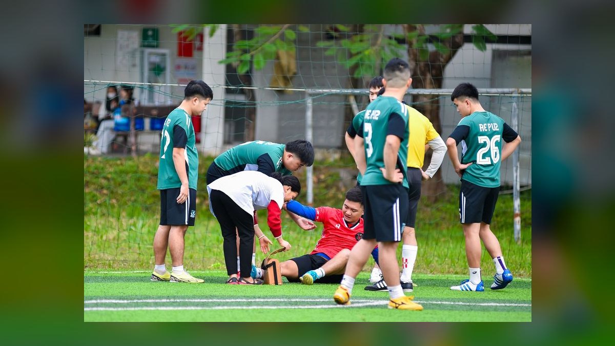How do you coach a rep who interrupts prospects — figure 4