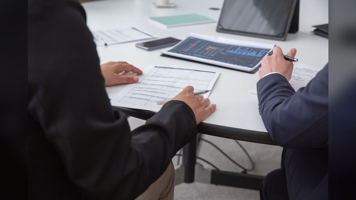 How do you run a call-review session that reps don't dread — figure 2