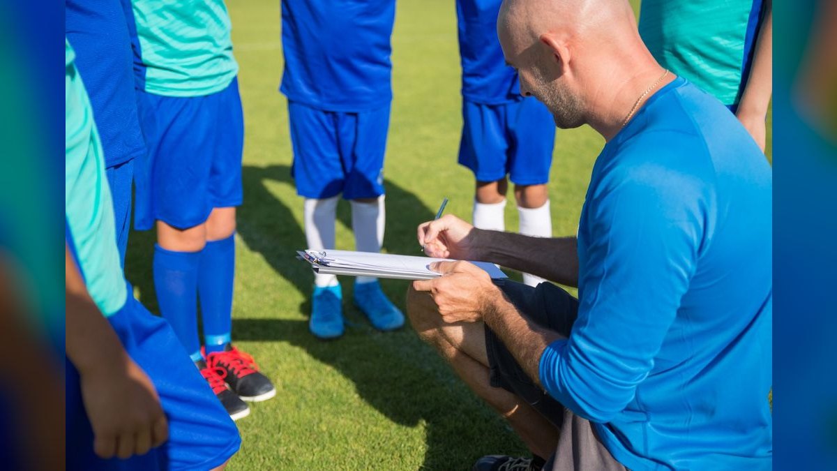 How do you coach reps you never see in person — figure 1