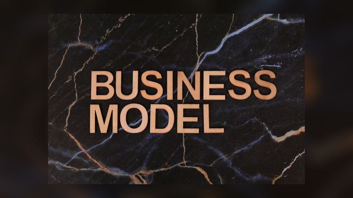 How do you use the GROW model to coach salespeople — figure 4