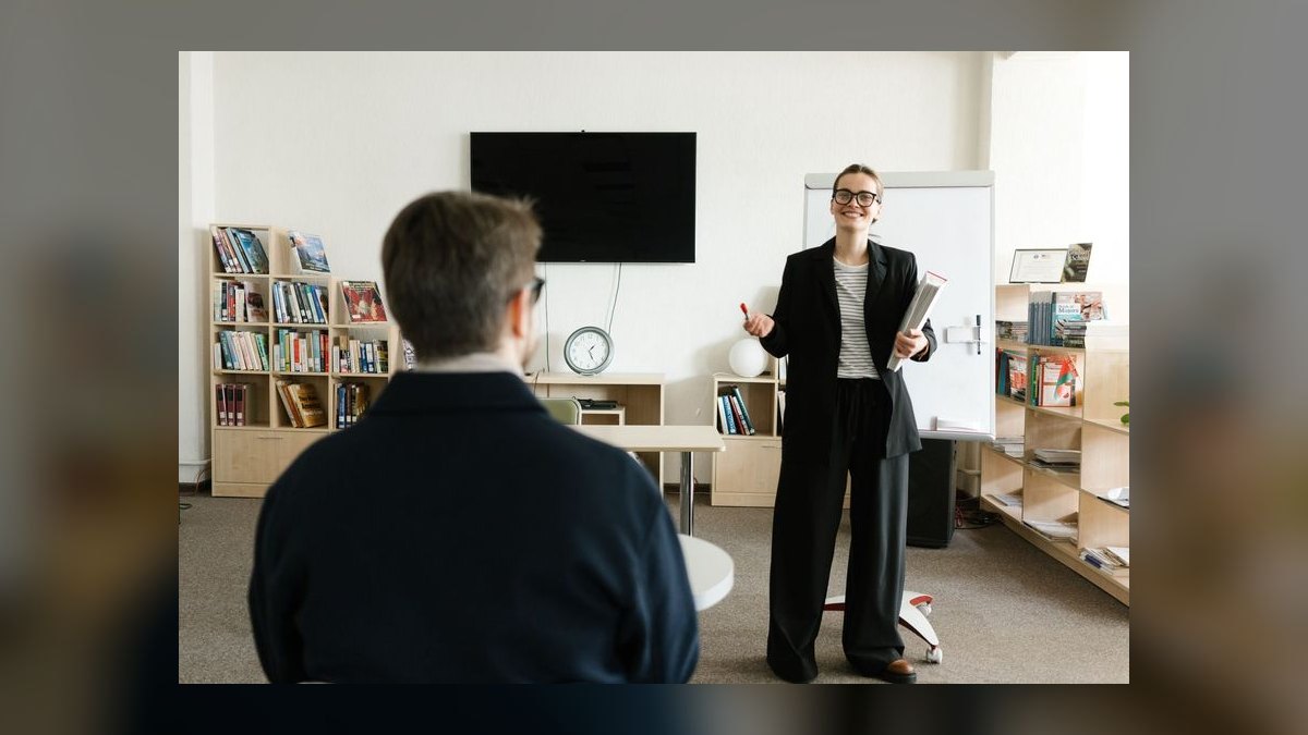 How do you coach an SDR who books meetings that never show up — figure 4
