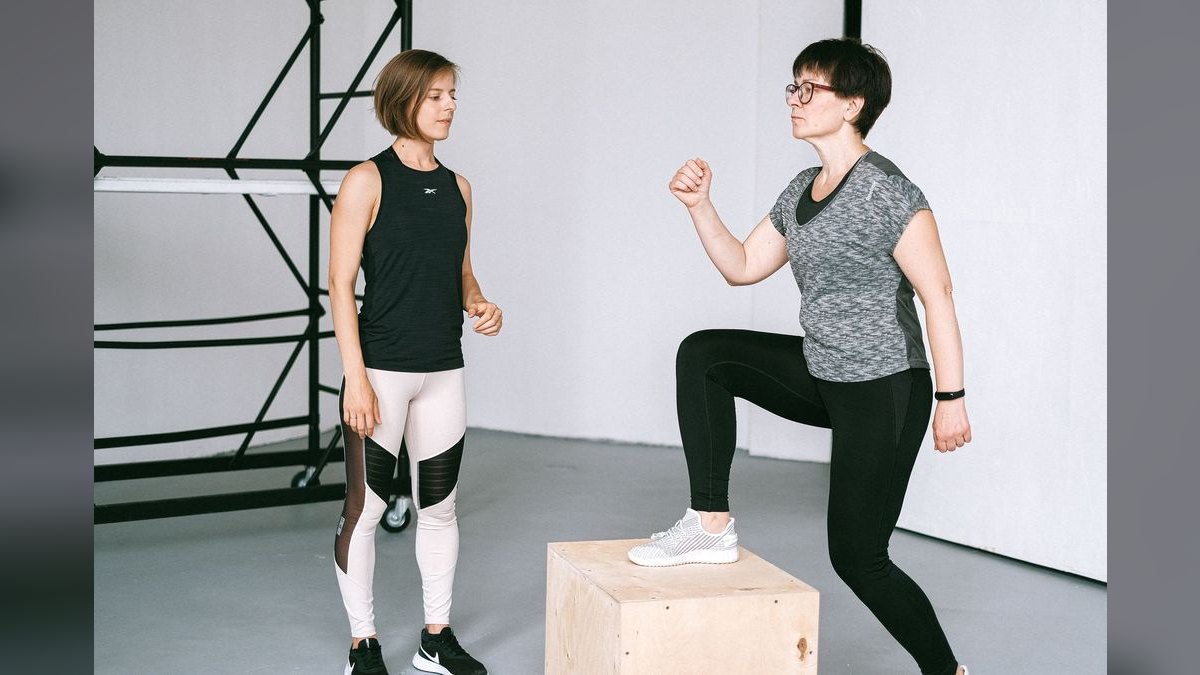 How do you coach a mid-market rep stepping up from SMB deals?