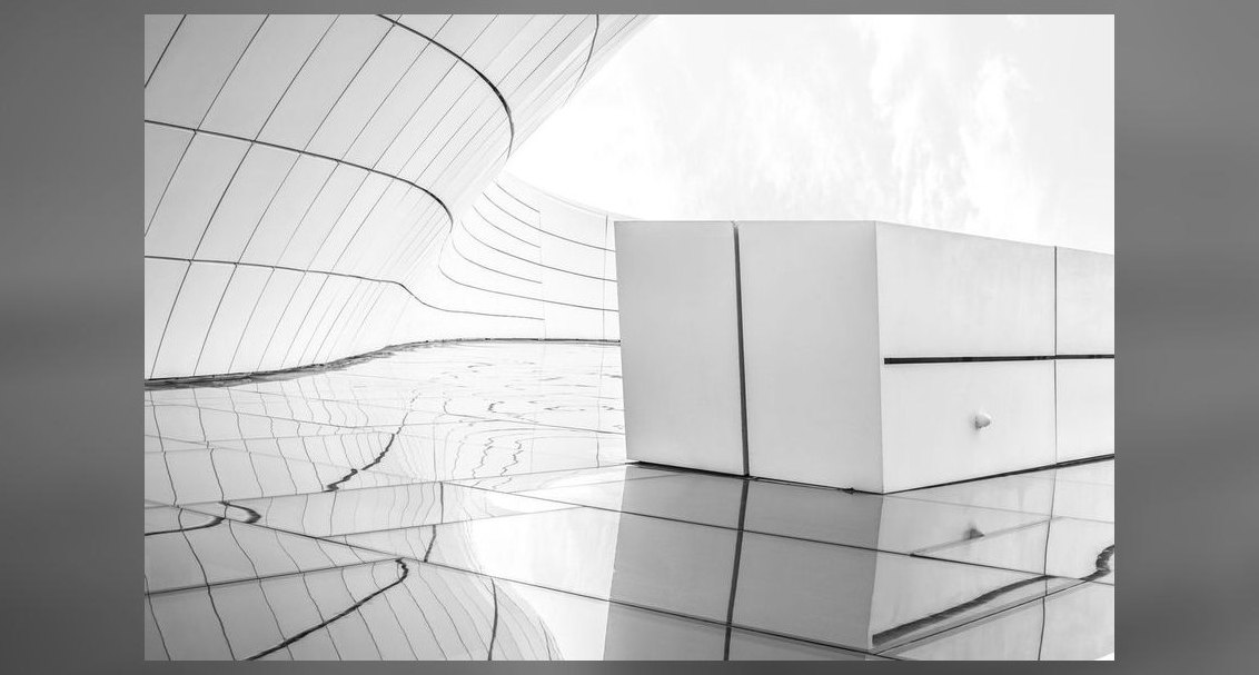 How do you coach a renewals rep to protect revenue without discounting?