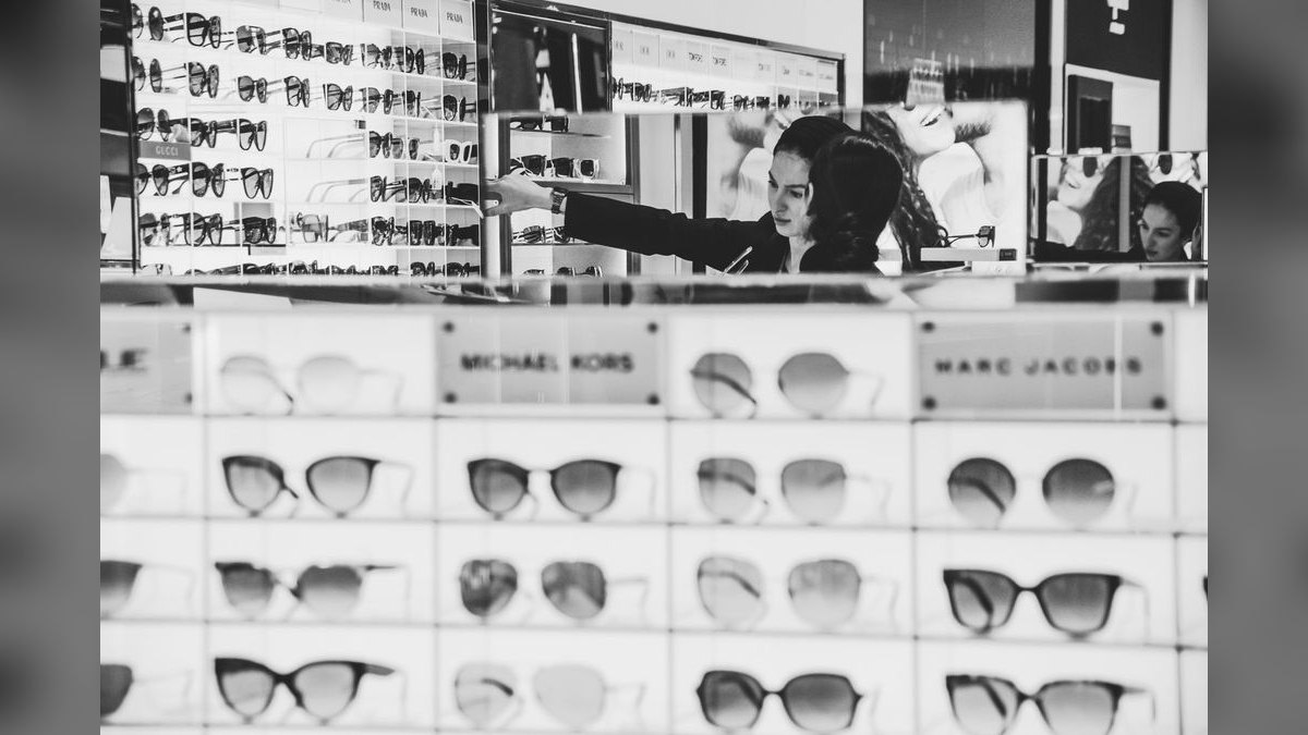 How do you coach a brand-new sales manager on their first hire?