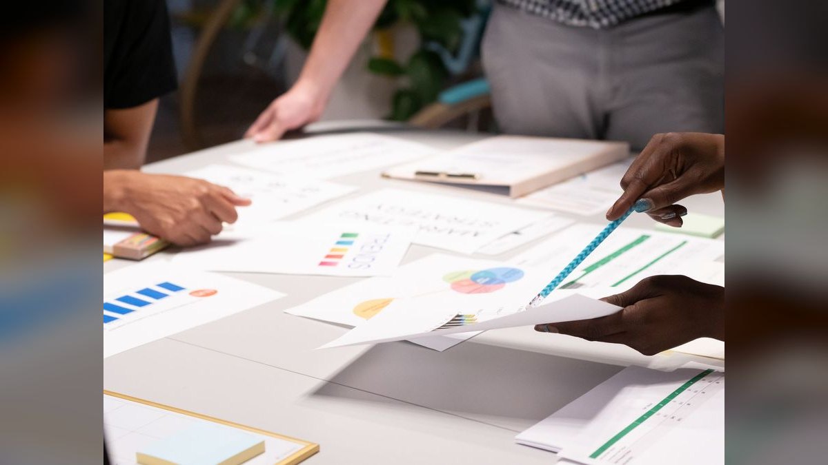 Top 10 questions to coach a rep on strategic account planning — figure 1