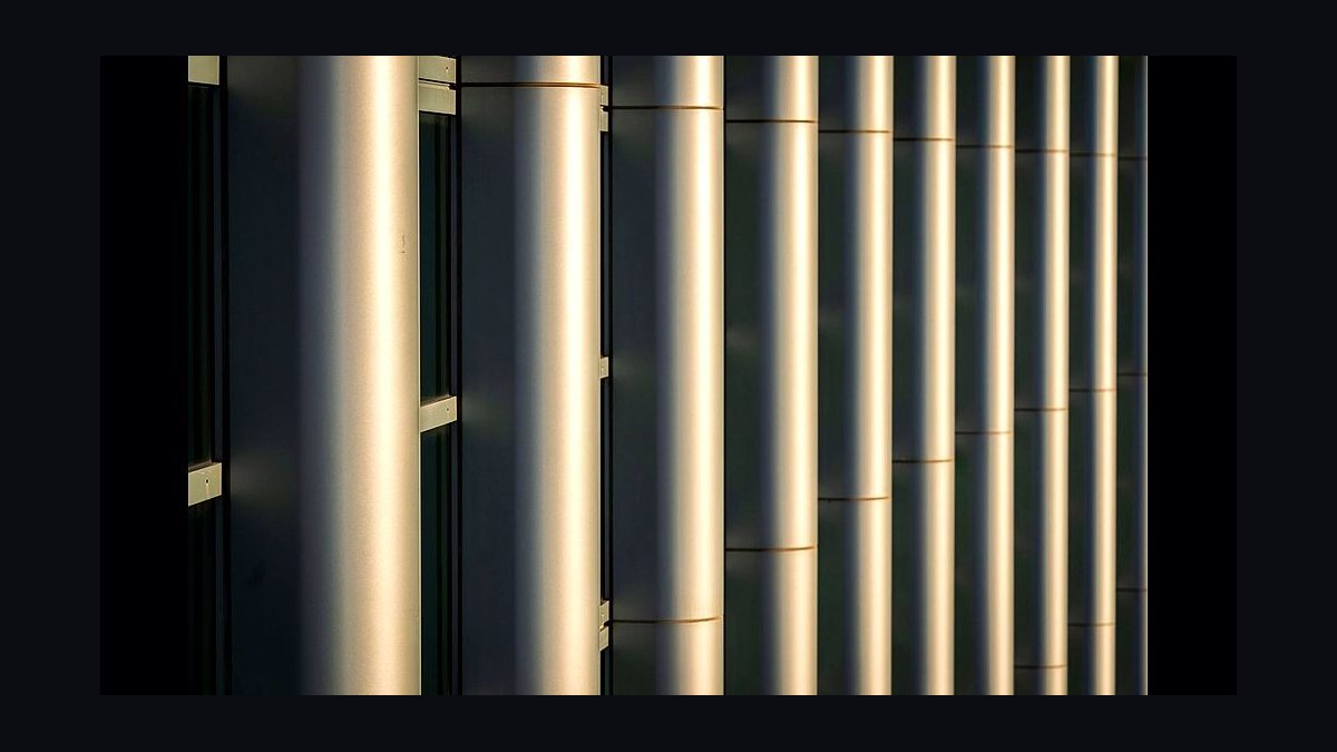What is your go-to question for re-engaging a lost deal from six months ago in 2027?