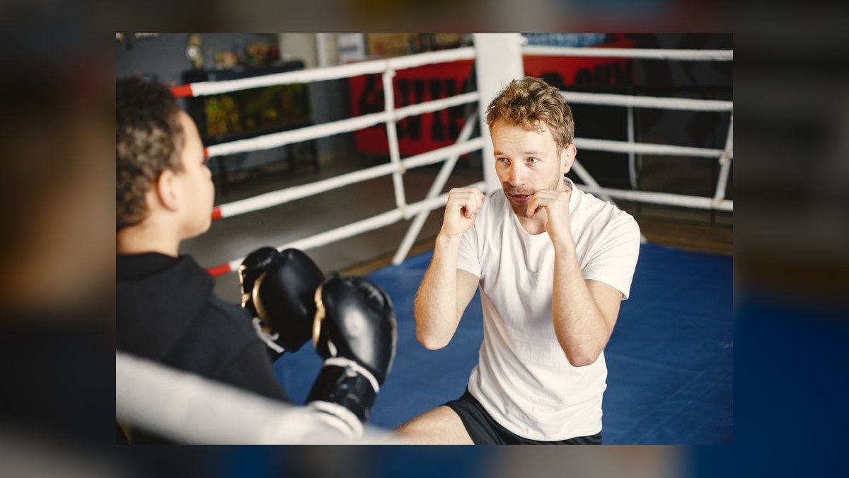 How do you coach a rep to stop interrupting prospects and actually listen for buying signals — figure 8