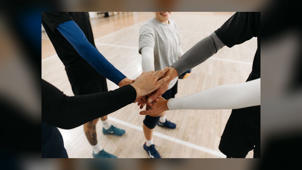 How do you coach a rep to log activities in the CRM without skipping steps in 2027 — figure 8