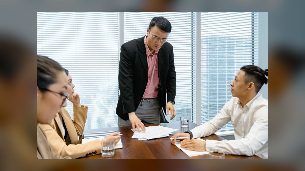 How do you coach a sales leader in Roofing & Exteriors in 2027 — figure 2