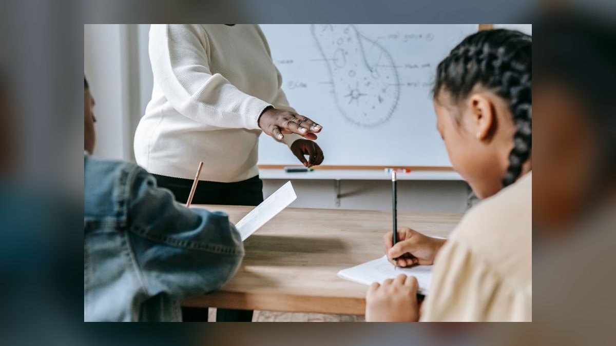 How do you coach a sales leader in Energy & Utilities in 2027 — figure 4