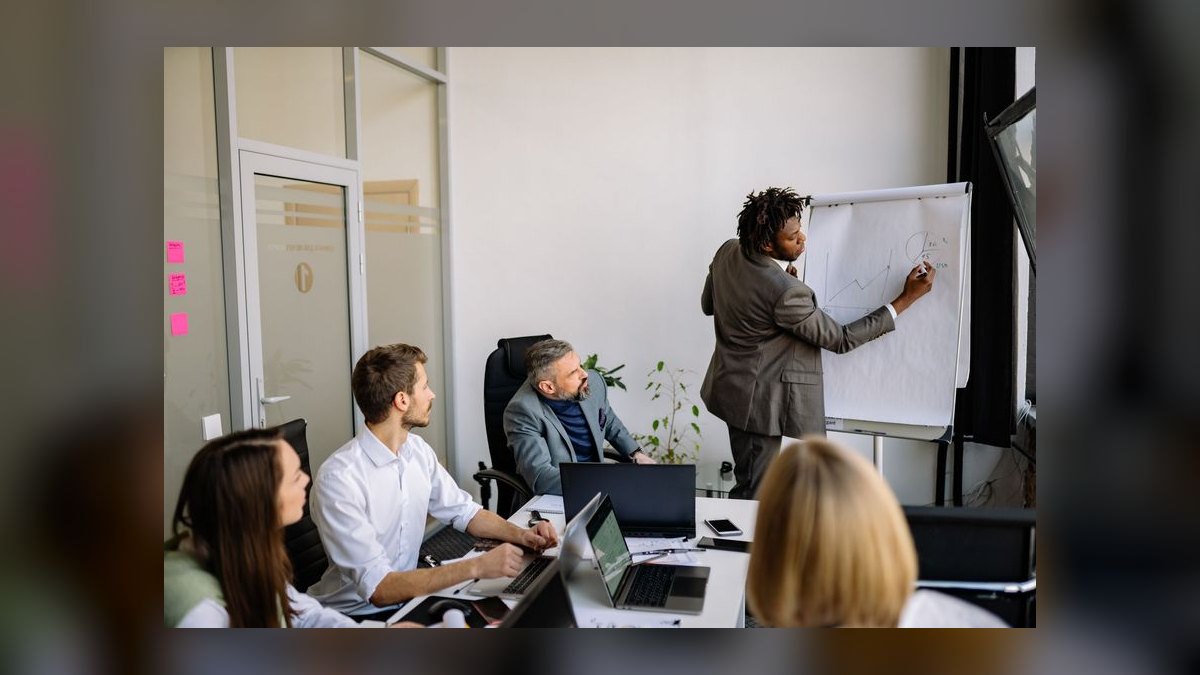 How do you coach a sales leader in Agriculture in 2027 — figure 6