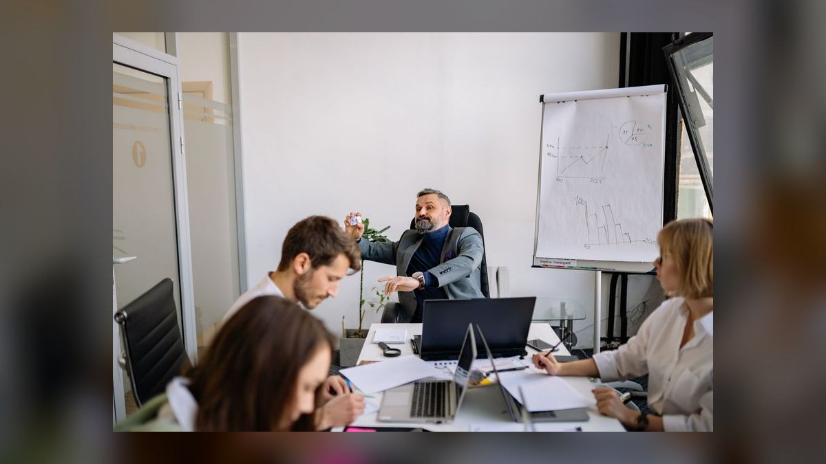 How do you coach a sales leader in Agriculture in 2027 — figure 8