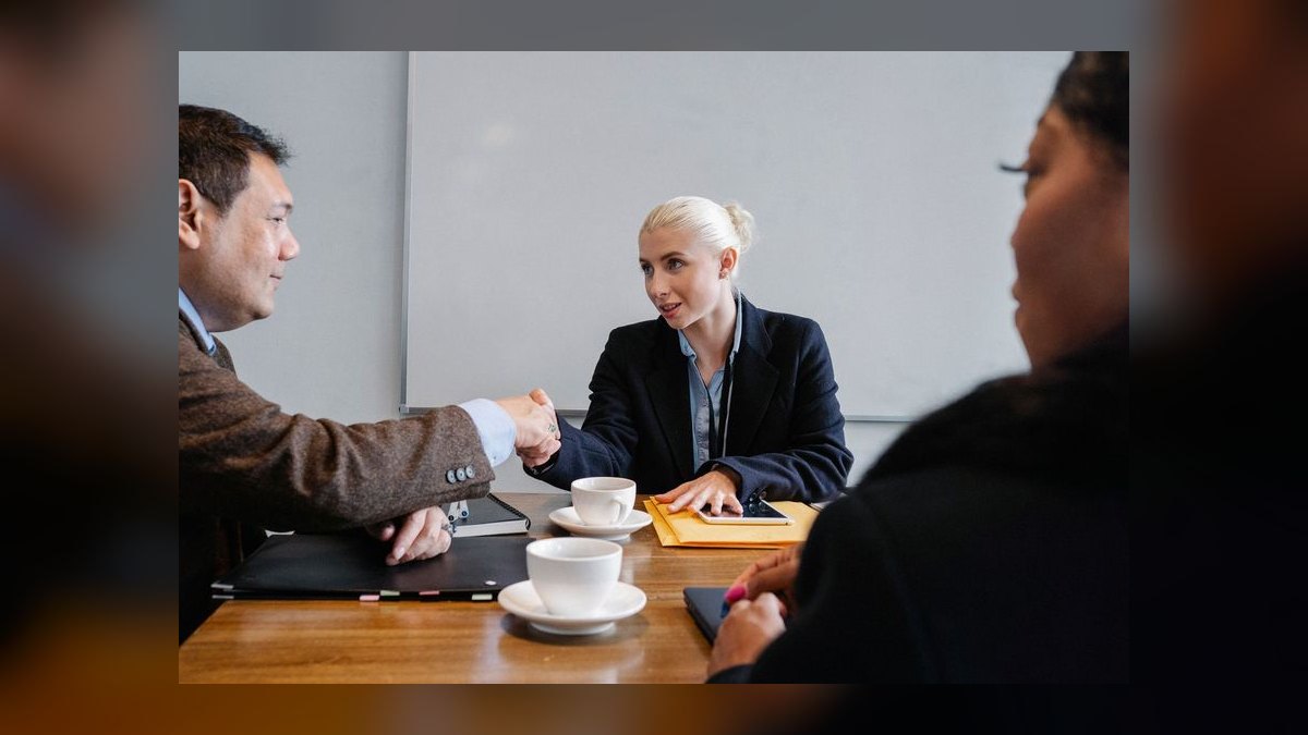 How do you coach a sales leader in AI & Data in 2027 — figure 4