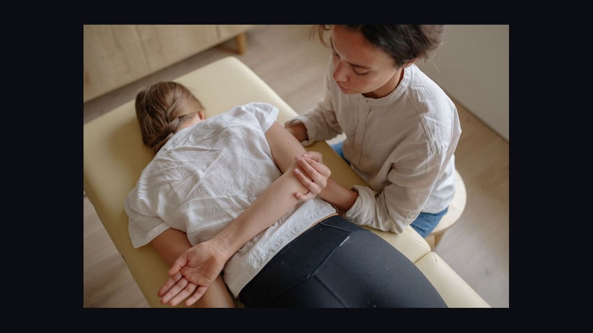 How do you coach a sales leader in Physical Therapy & Chiropractic in 2027 — figure 2