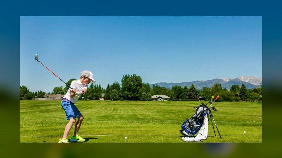 What's the difference between a country club and a golf club in 2027 — figure 4