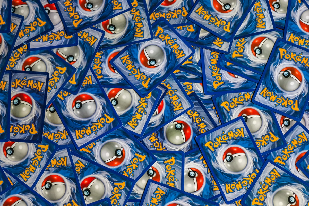 1999 1st Edition Base Set Charizard #4