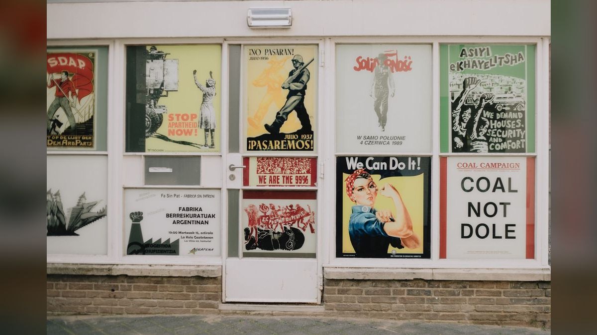 The 10 Best Vintage Movie Posters to Collect in 2027 — figure 2