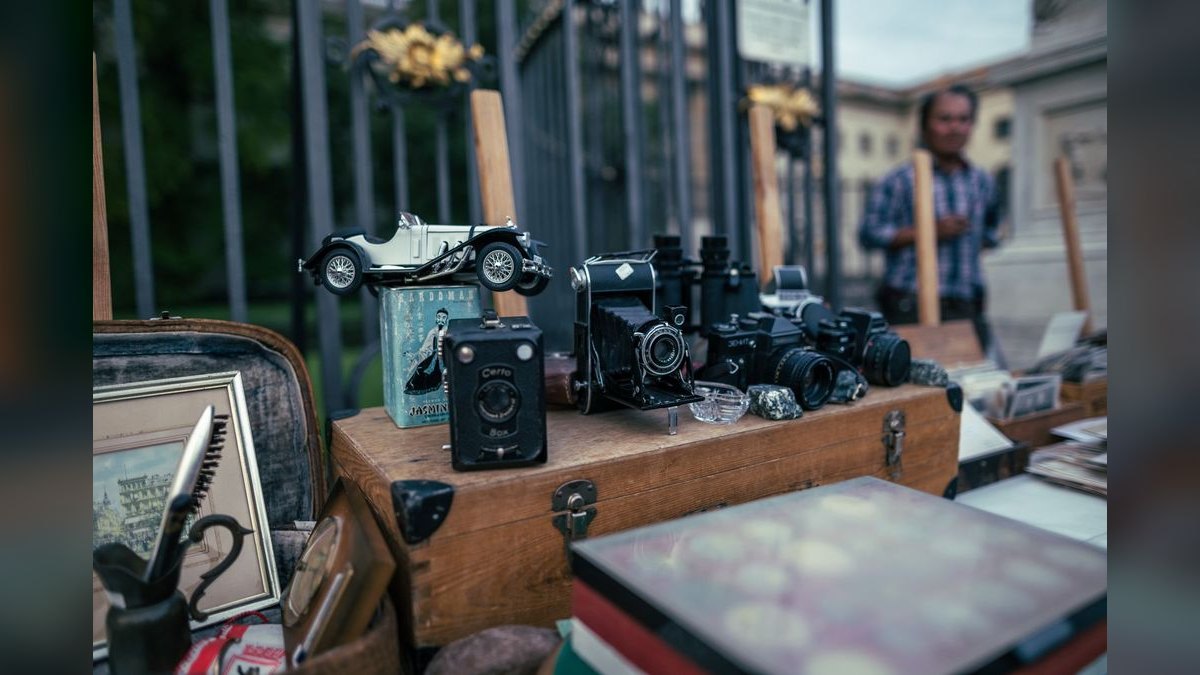 The 10 Best Vintage Cameras to Collect in 2027 — figure 2