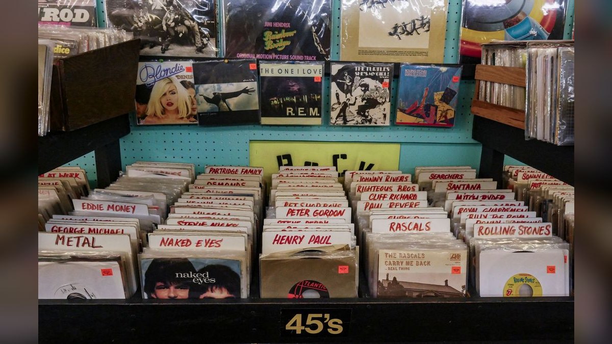 The 10 Best Vinyl Records from the 1960s — figure 4