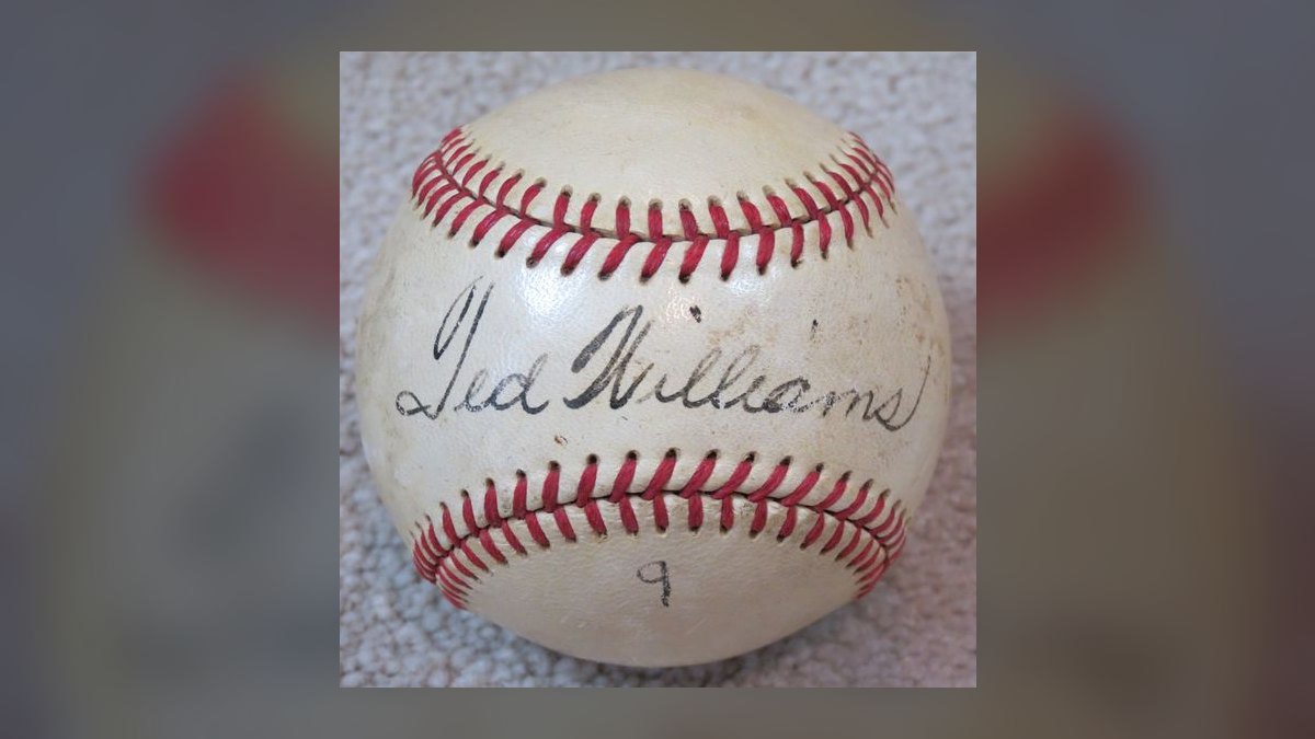 The 10 Best Vintage Autographed Memorabilia to Collect in 2027 — figure 4