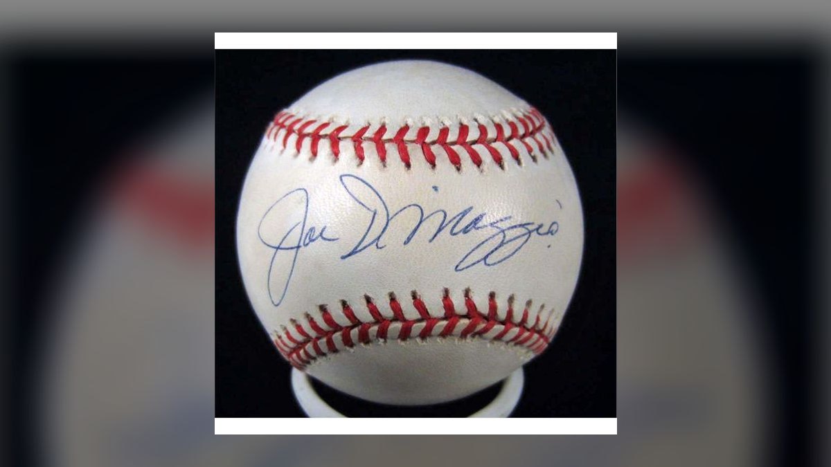 The 10 Best Vintage Autographed Memorabilia to Collect in 2027 — figure 5