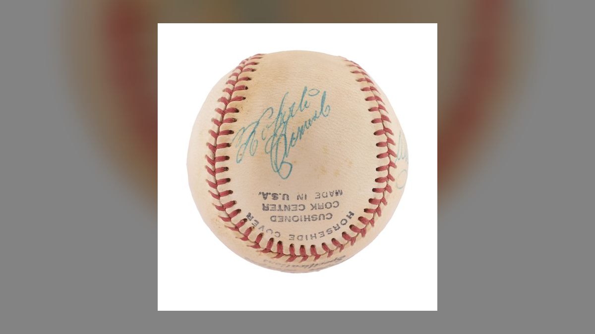 The 10 Best Vintage Autographed Memorabilia to Collect in 2027 — figure 8