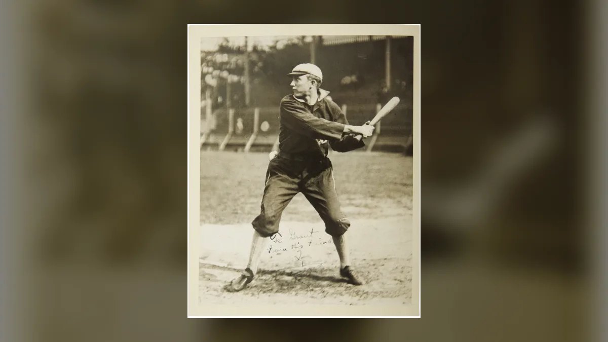 The 10 Best Vintage Autographed Memorabilia to Collect in 2027 — figure 9