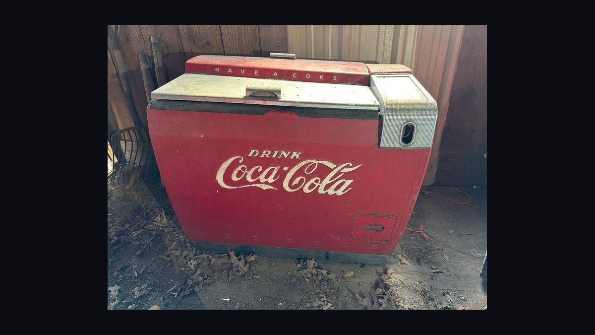 The 10 Best Vintage Soda Memorabilia to Collect in 2027 — figure 10