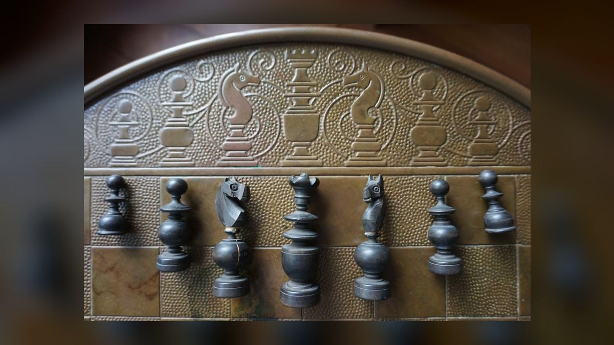 The 10 Best Antique Chess Sets to Collect in 2027 — figure 9