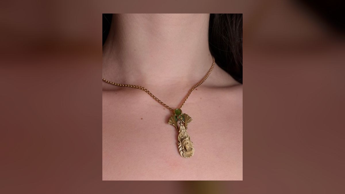 The 10 Best Antique Cameo Jewelry to Collect in 2027 — figure 5