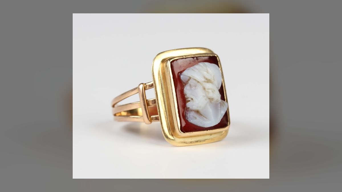 The 10 Best Antique Cameo Jewelry to Collect in 2027 — figure 9