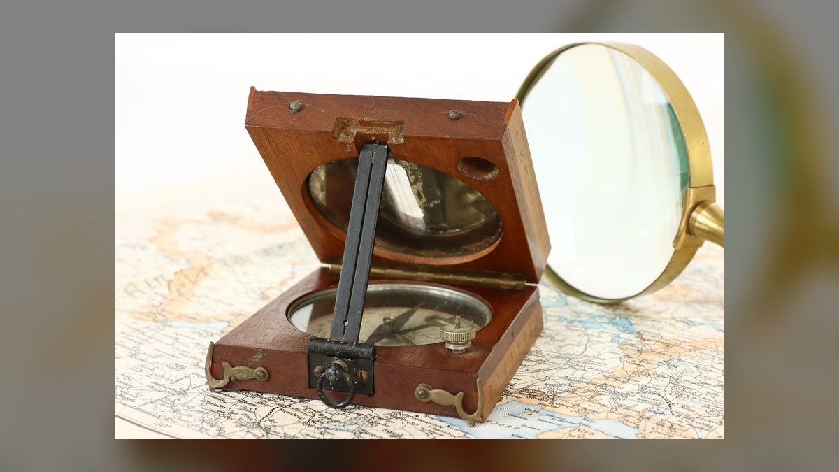 The 10 Best Antique Brass Compasses to Collect in 2027 — figure 3