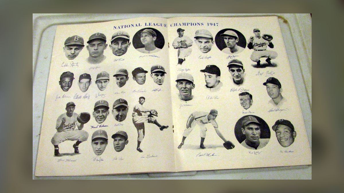 The 10 Best Vintage World Series Programs to Collect in 2027 — figure 7