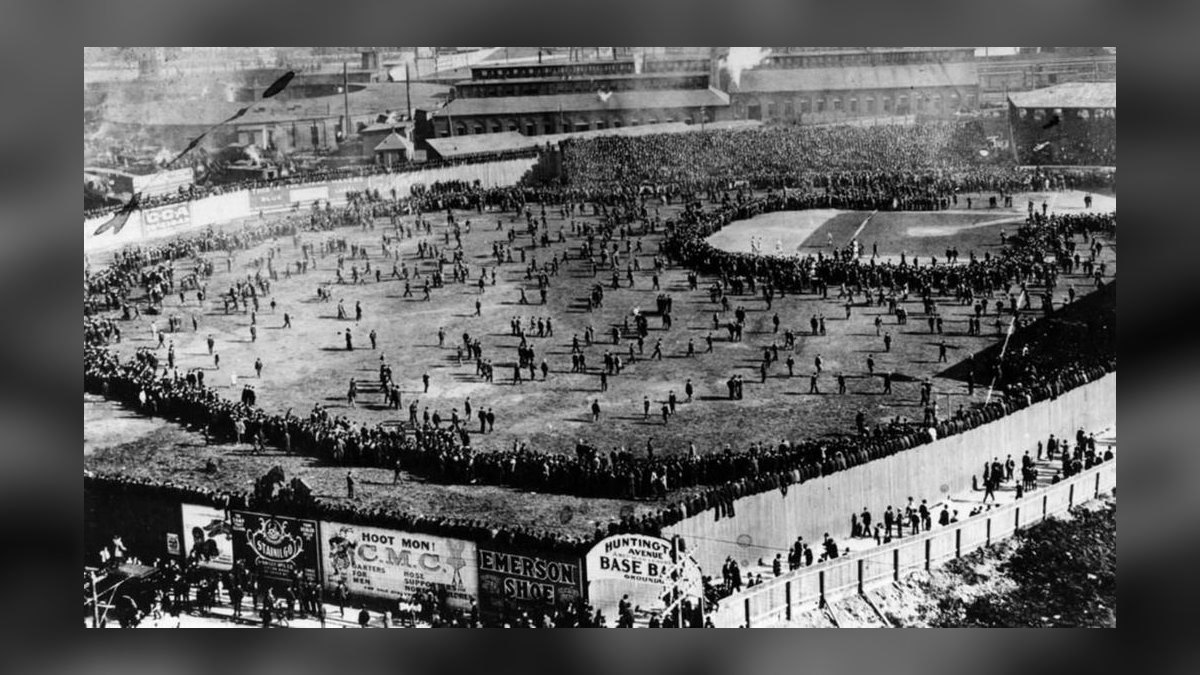 The 10 Best Vintage World Series Programs to Collect in 2027