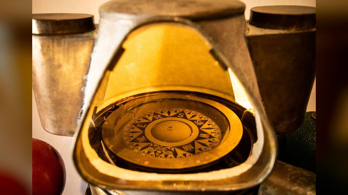 The 10 Best Antique Brass Floor Lamps to Collect in 2027 — figure 3