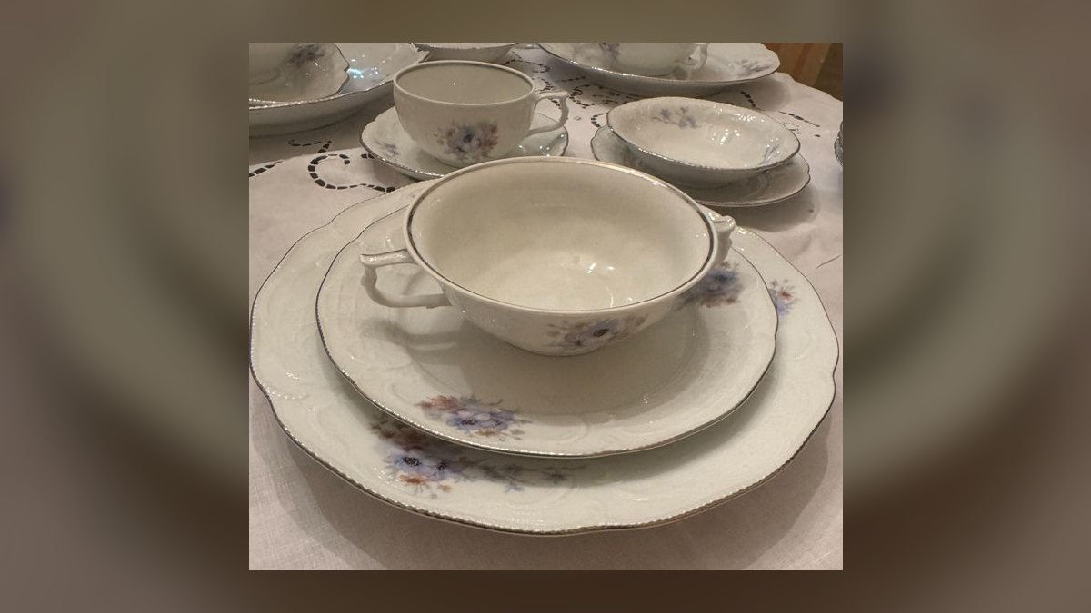 The 10 Best Vintage Hand-Painted Tea Sets to Collect in 2027 — figure 8
