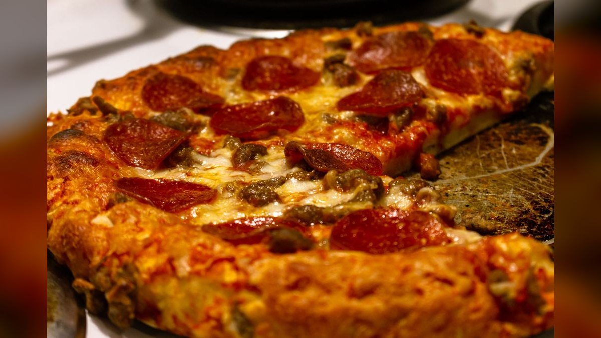 Top 10 Deep Dish Pizza Spots in Chicago — figure 4