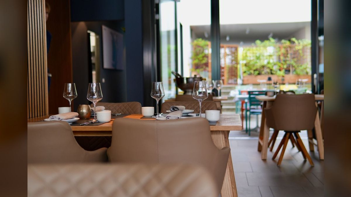 Top 10 Places to Dine in Jersey City — figure 1
