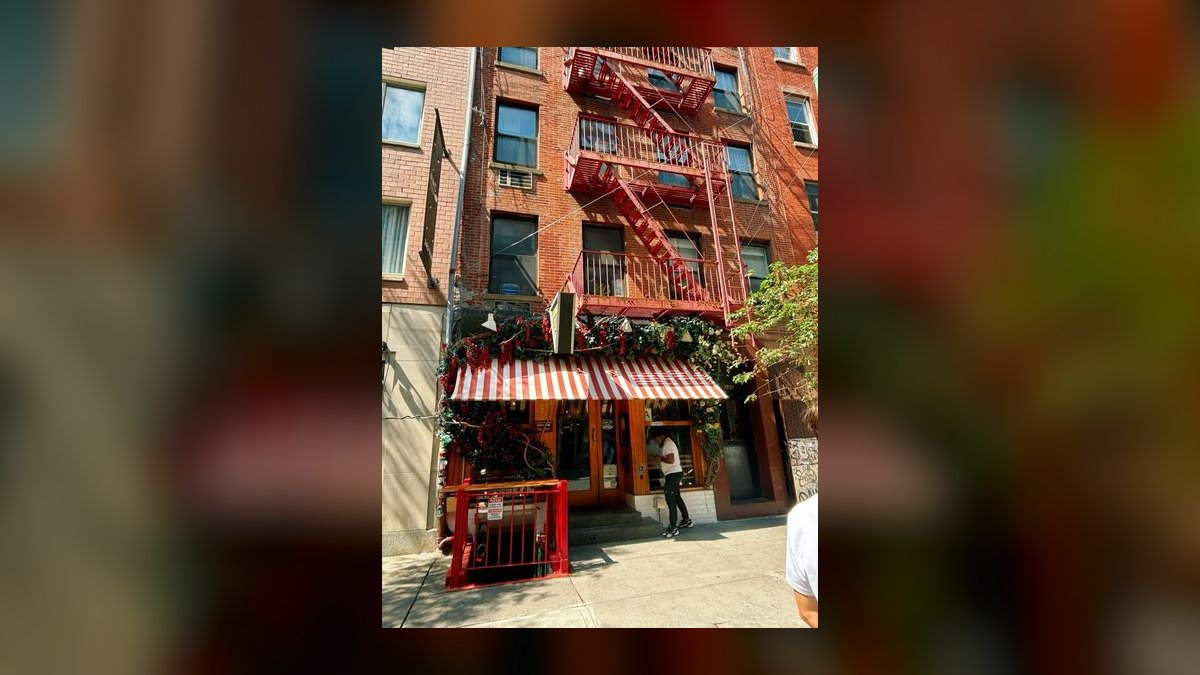 Top 10 Places to Dine in New York for Classic New York-Style Pizza in 2027 — figure 8