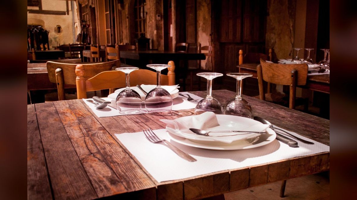 Top 10 Places to Dine in Minneapolis for Juicy Lucy Burgers — figure 6